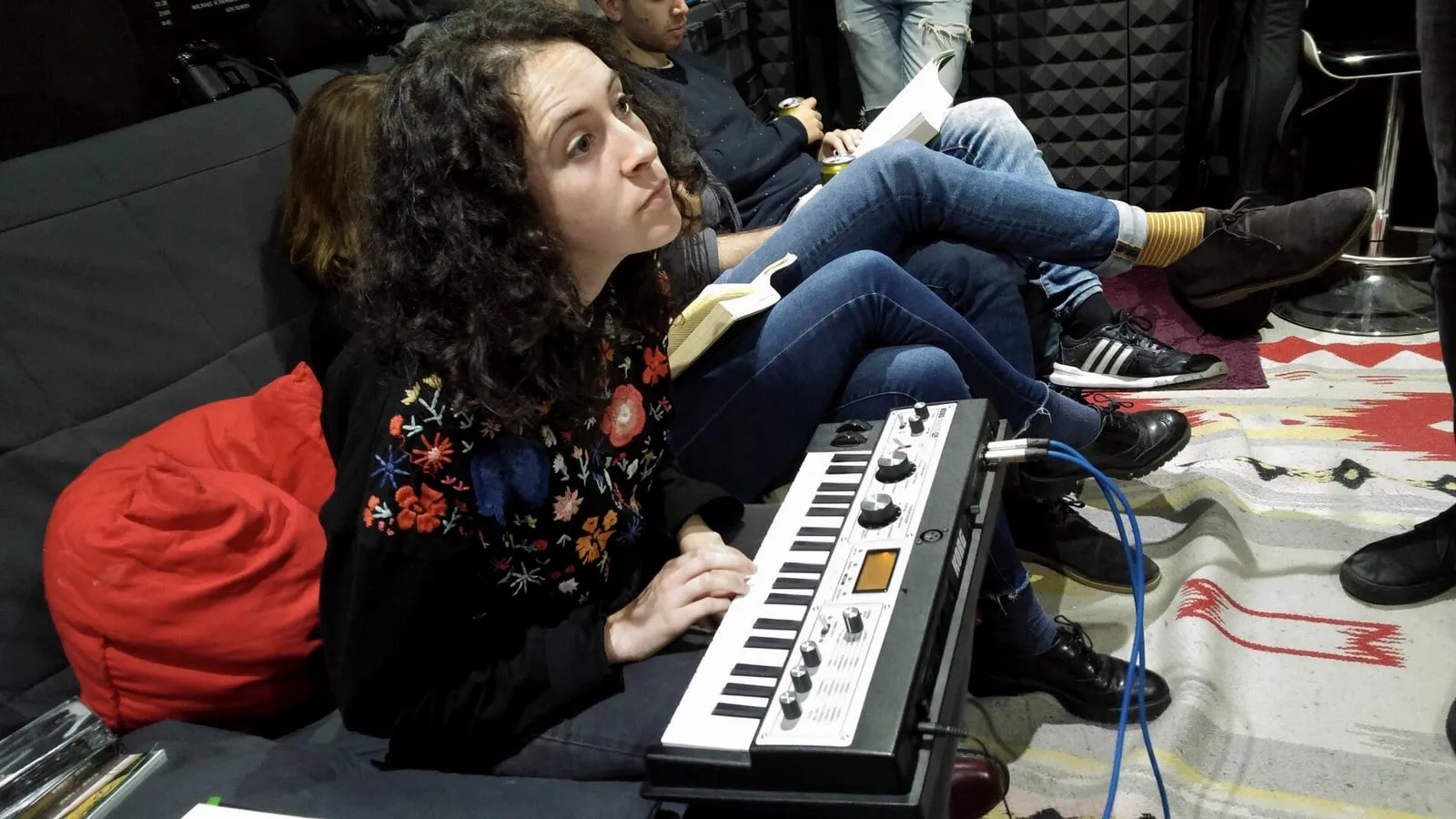 Esposa en el estudio de Xonix Records