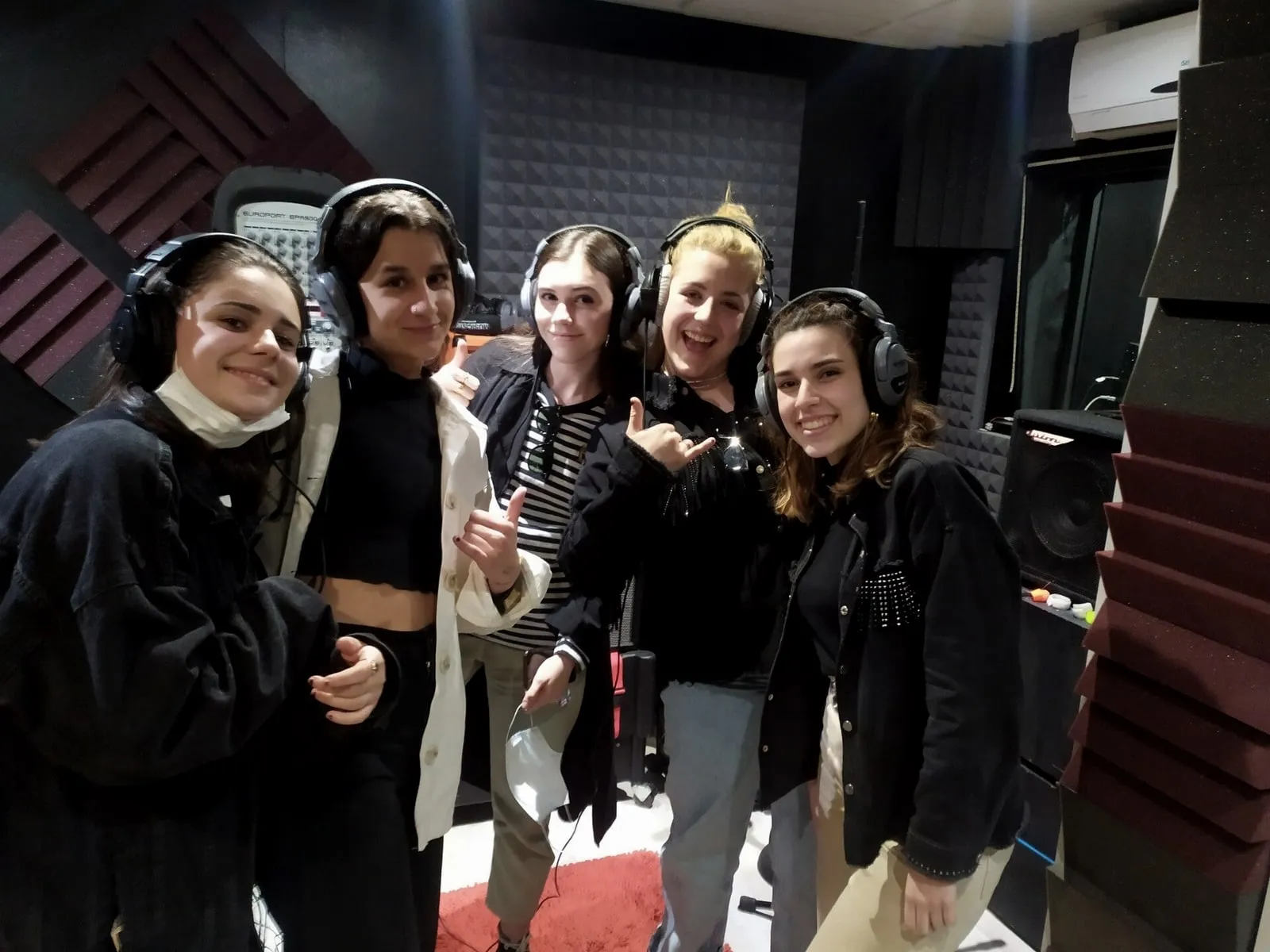 Metal Girls en el estudio de Xonix Records
