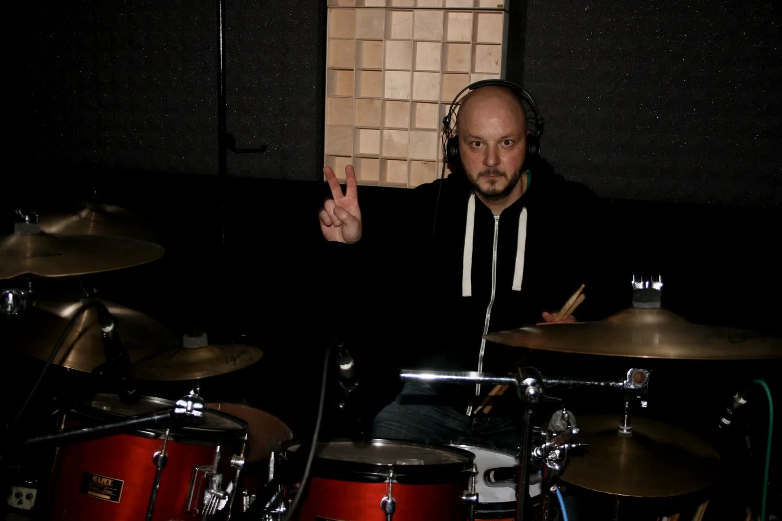 Ro Muñoz (Dielas) en el estudio de Xonix Records